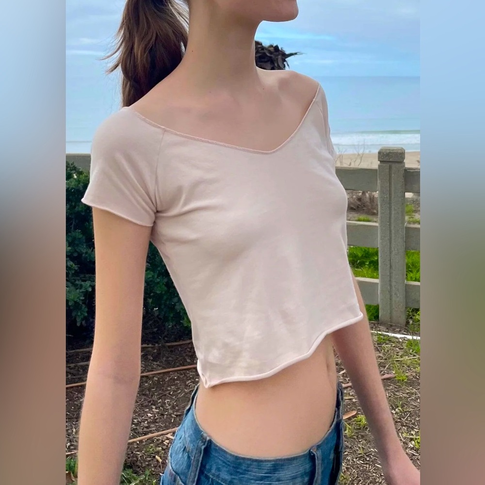 Brandy Melville Mayson V-Neck Short Sleeve Top | Baby Pink